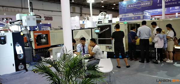 lanson injection moulding machine in exhibition
